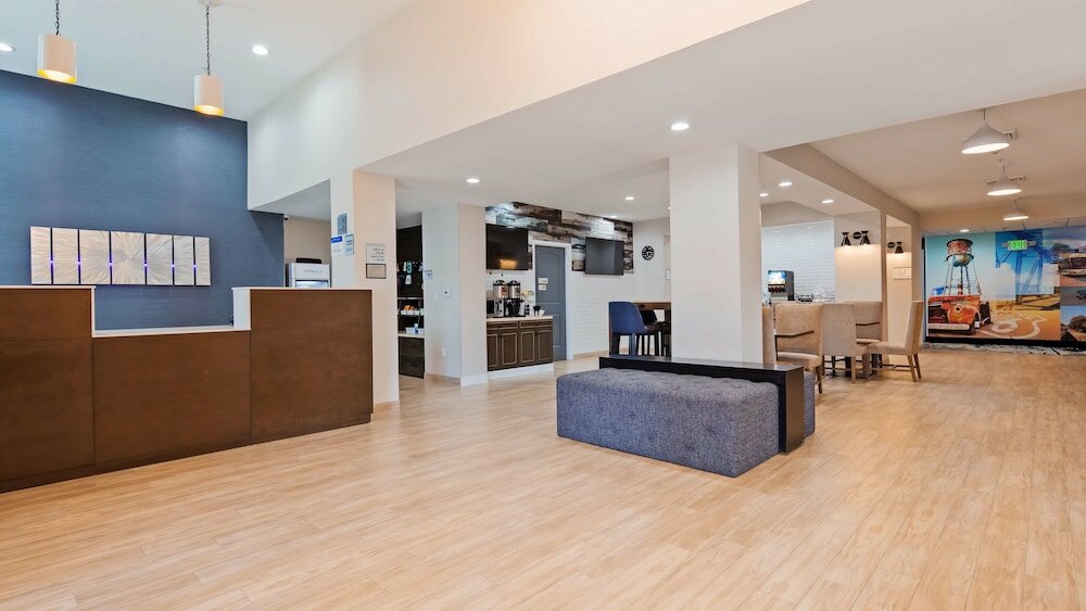 Фото Best Western Plus New Barstow Inn & Suites