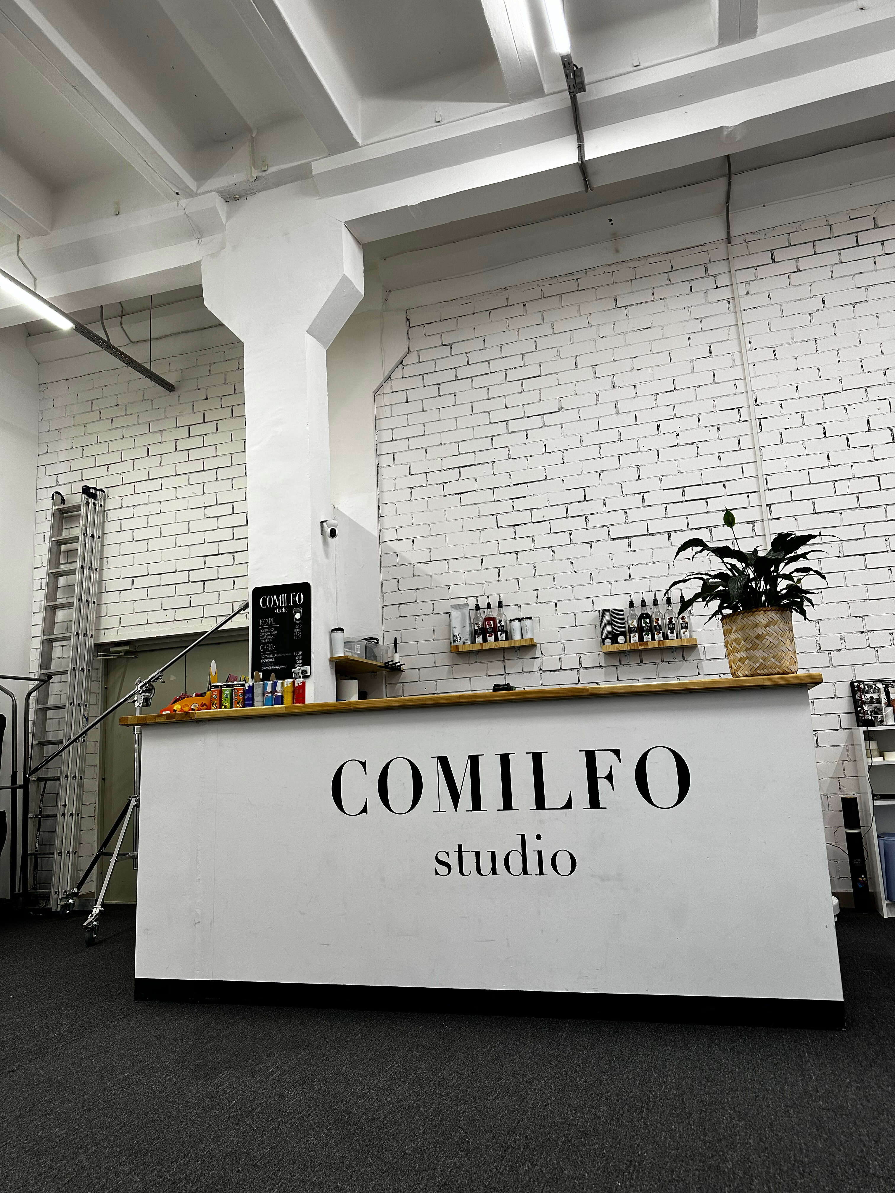 Er choqintirgan otasini yaladi