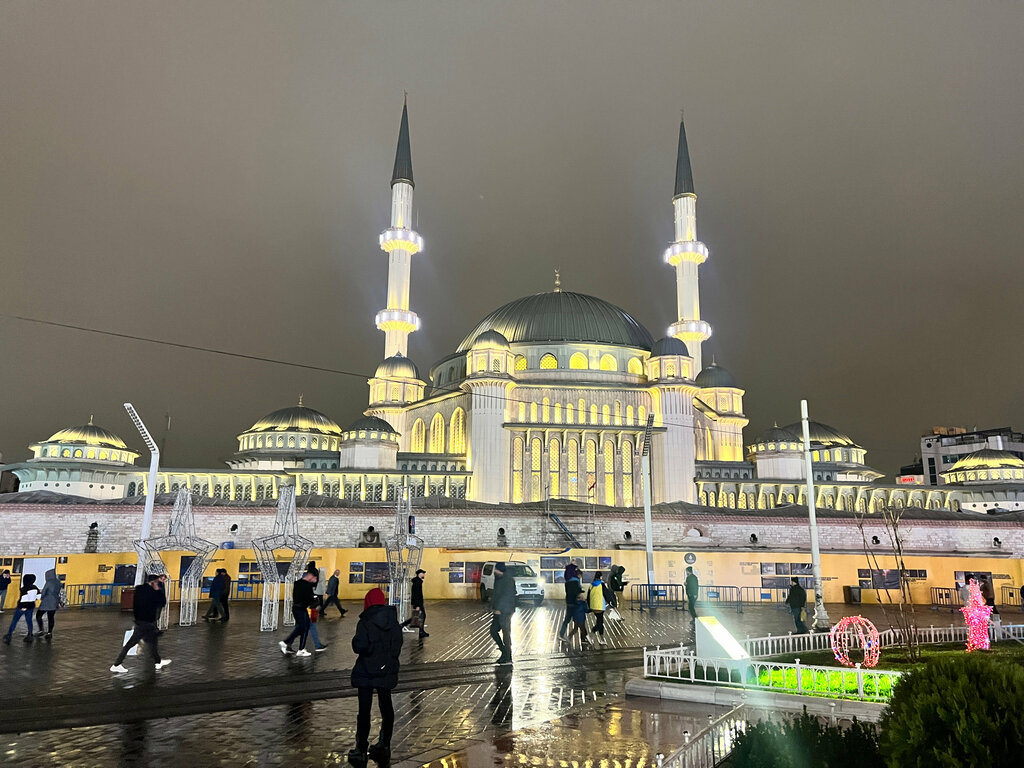 Turistik yerler Taksim Cumhuriyet Anıtı, Beyoğlu, foto