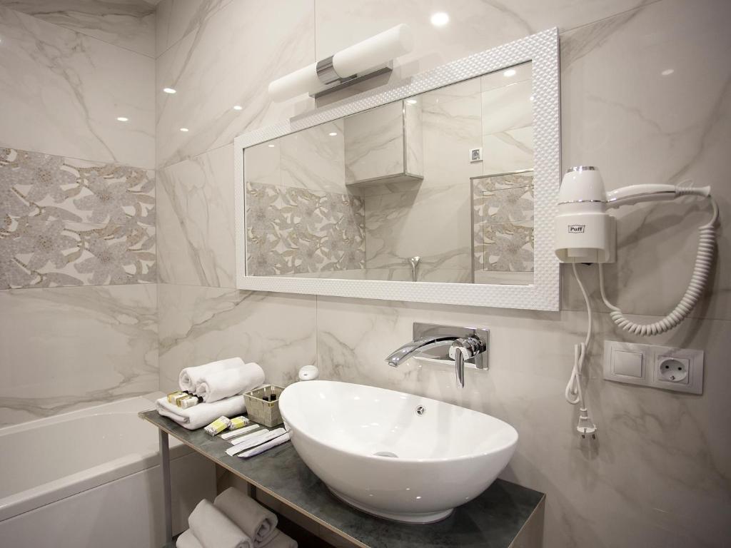 Фото Up art old city