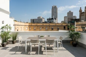 Фото Plaza de España Skyline