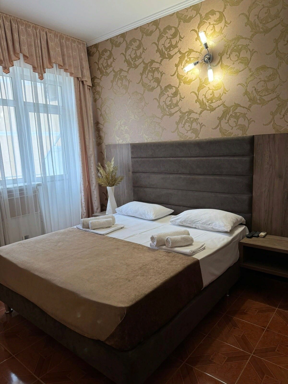 Фото отеля 2