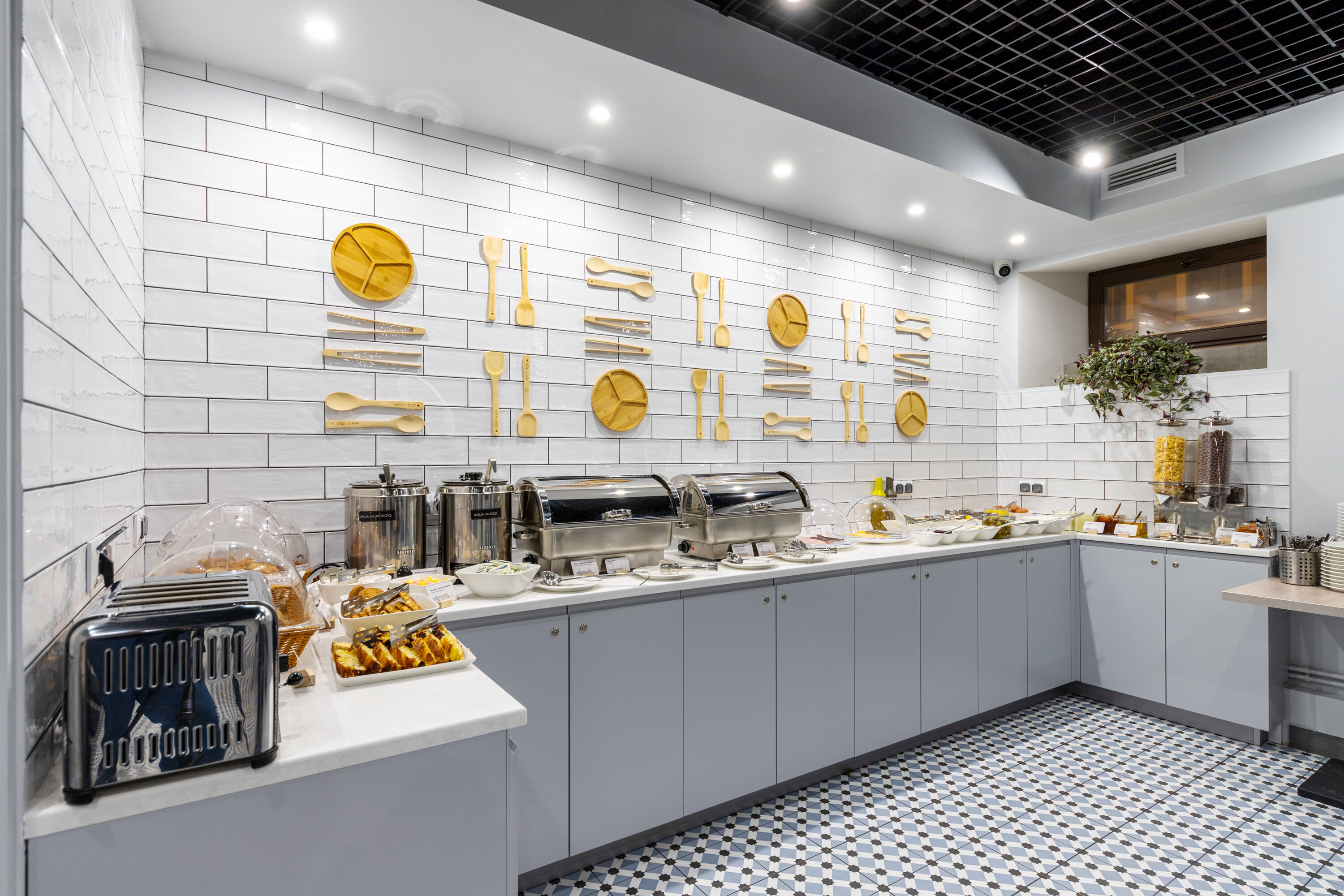 Фото Station Premier S12