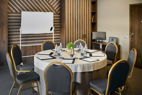 Внешний вид отеля Freedom в Бишкеке, фото 4