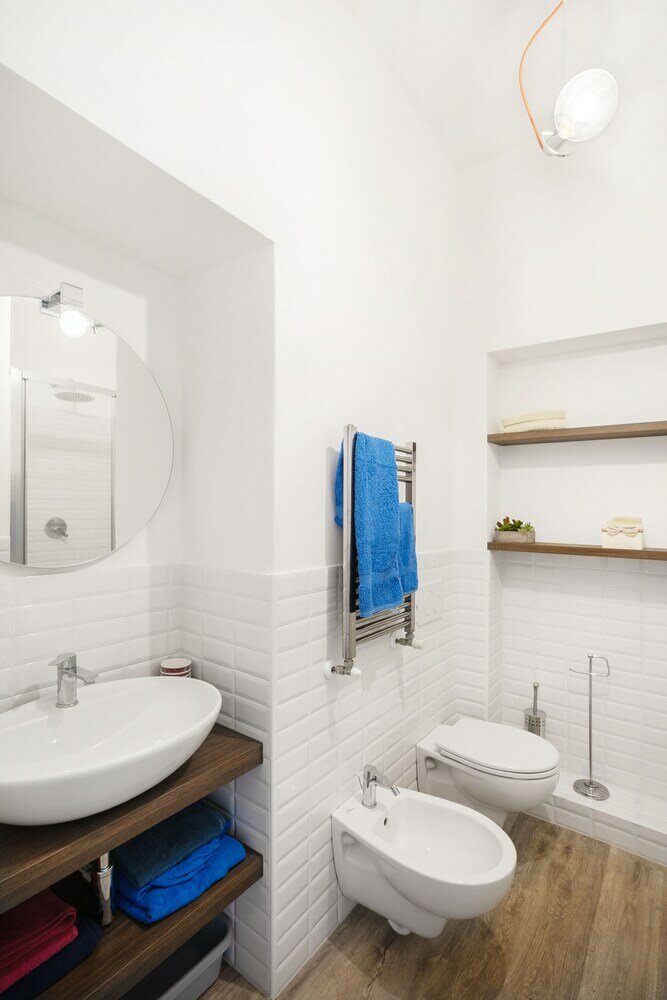 Фото Bright Apartment in De Angeli near Subway