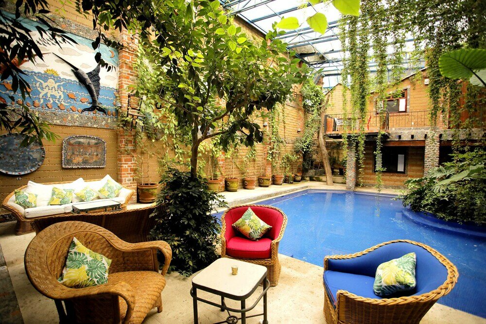 Фото отеля 2