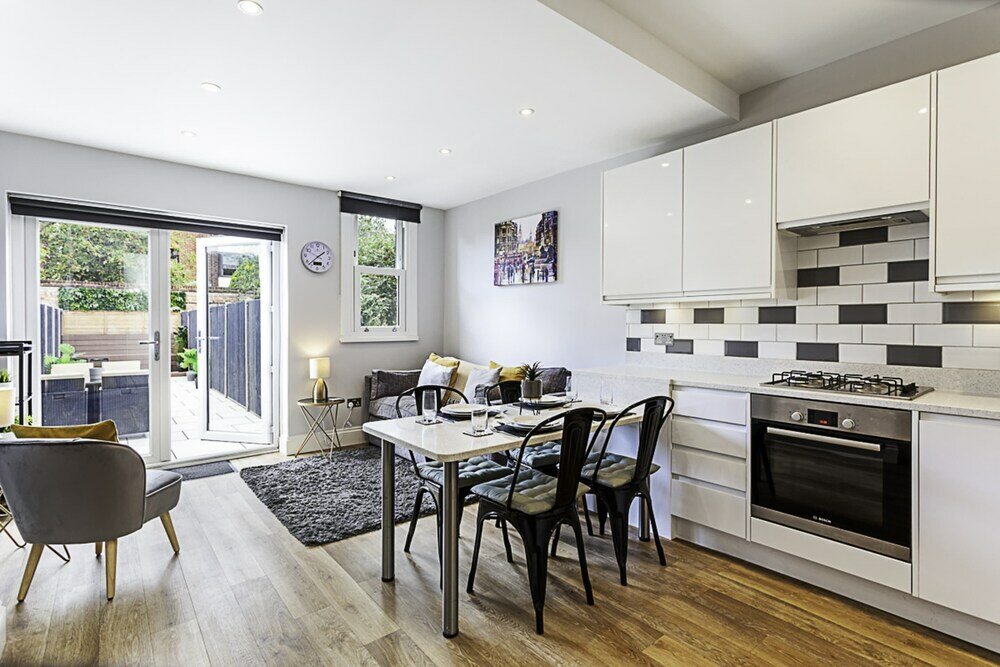 Фото Cozy 2 Bed Apartment in Chiswick