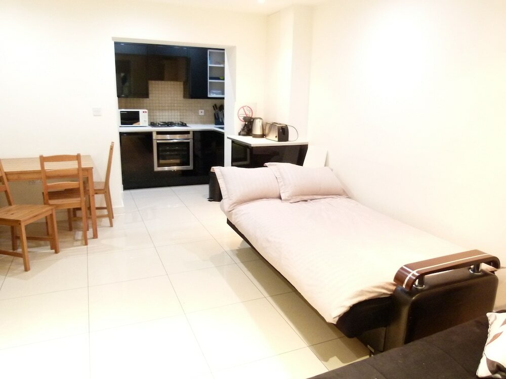 Фото Ss Property Hub - Large apartment near Hyde Park