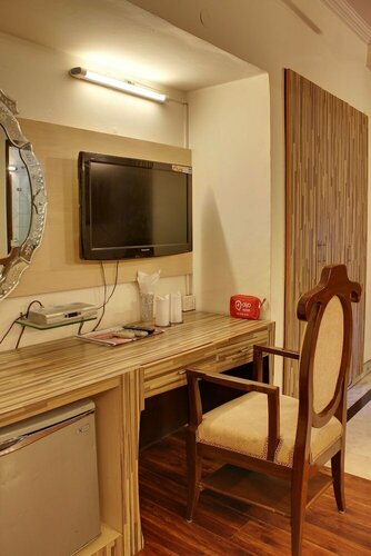 Гостиница Oyo 358 Hotel Golden Leaf в Дели