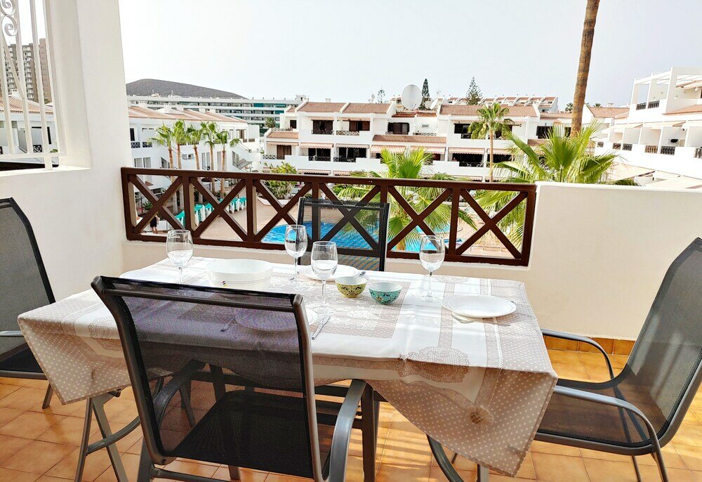 Фото Pool View Los Cristianos by HelloApartments