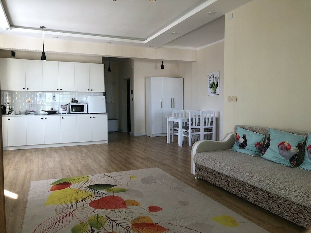 Фото Eagle Town Service Apartment