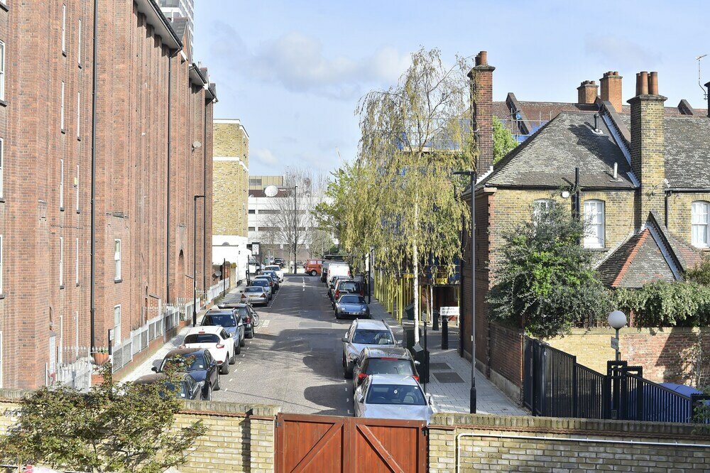 Фото Altido Calm 2br Apt w Parking & Patio, near London Eye