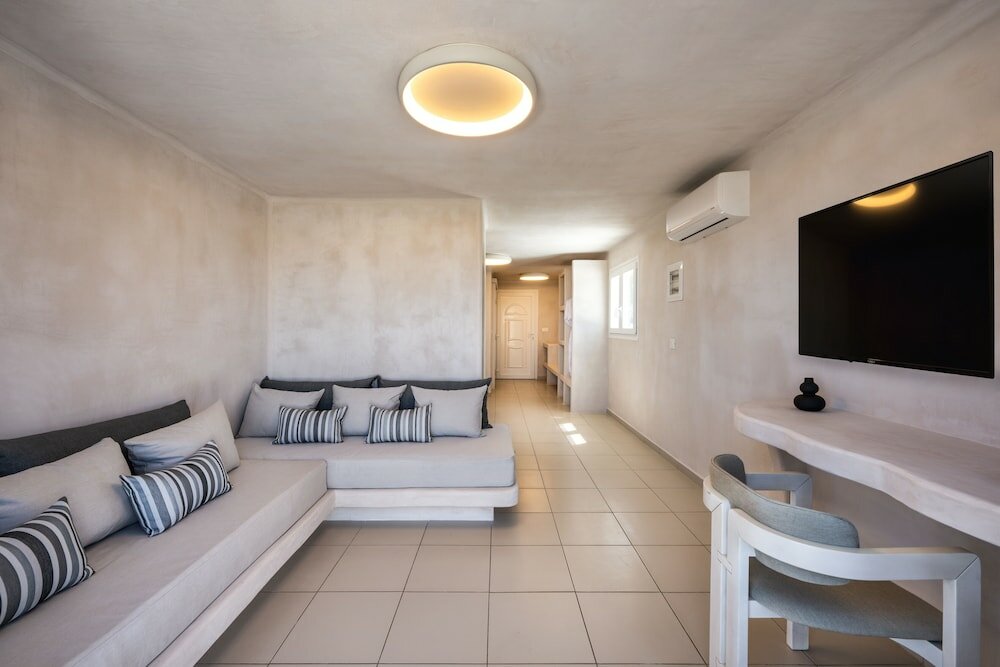 Фото Aelia Luxury Suites