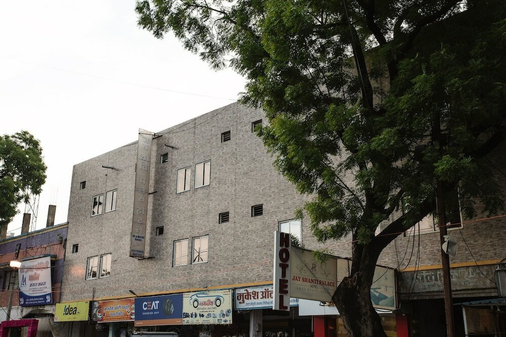 Фото Spot On 23725 Jay Shanti Palace Hotel