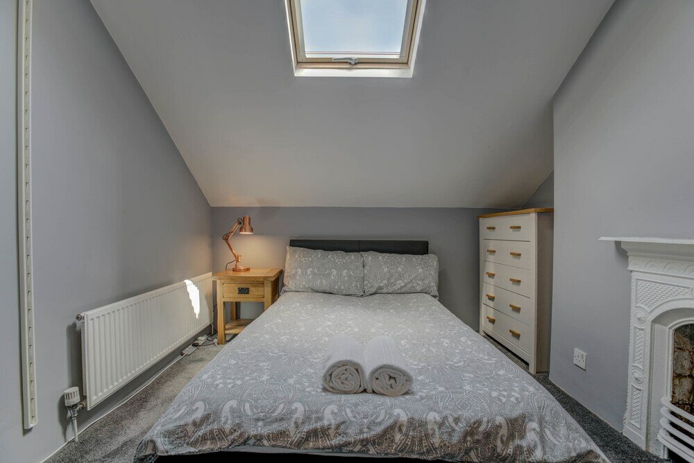 Фото Levenshulme Self-Catering Townhouse