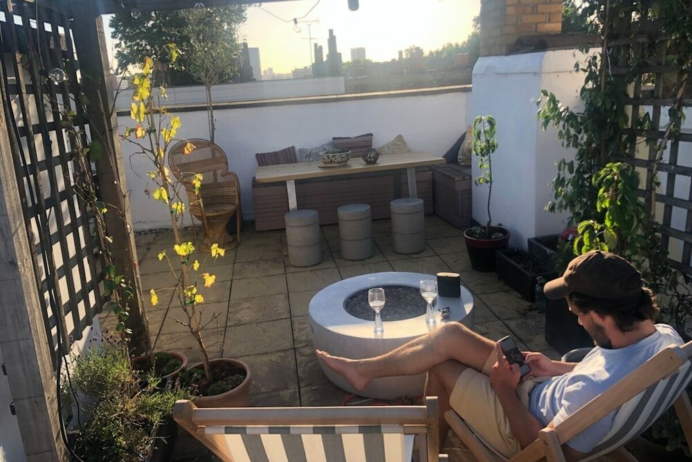 Фото Stylish and Spacious Apartment With Terrace