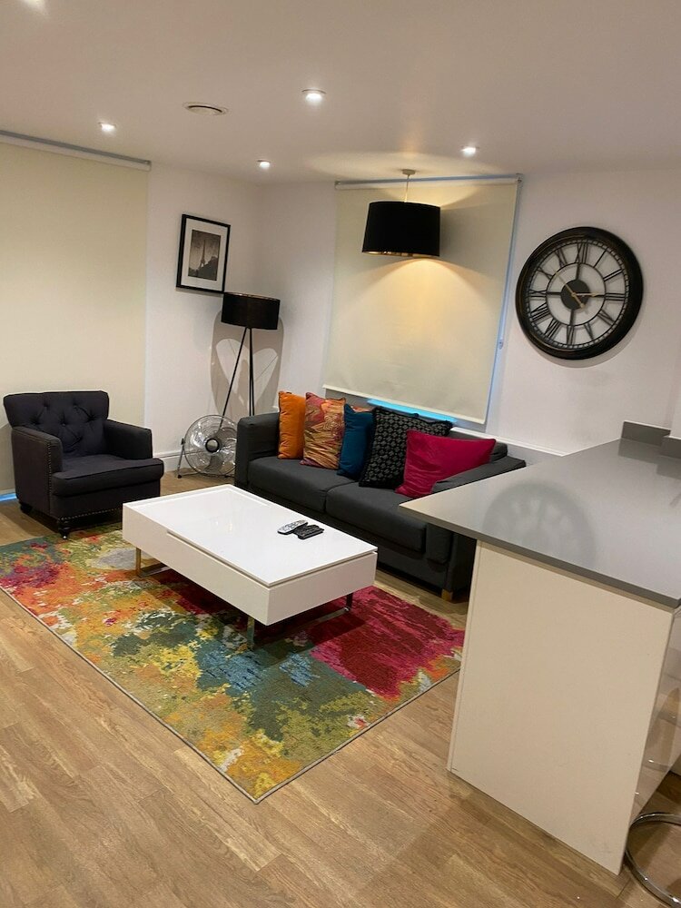 Фото Stunning 2 Bed Apartment With Parking