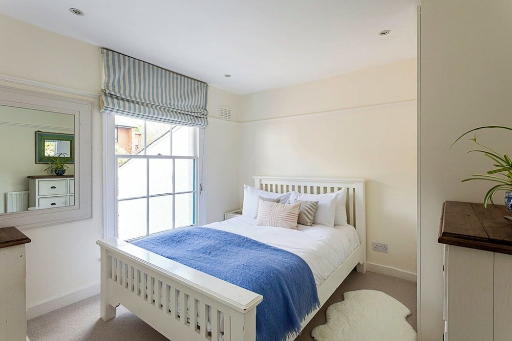 Фото Charming Georgian Country-style Cottage