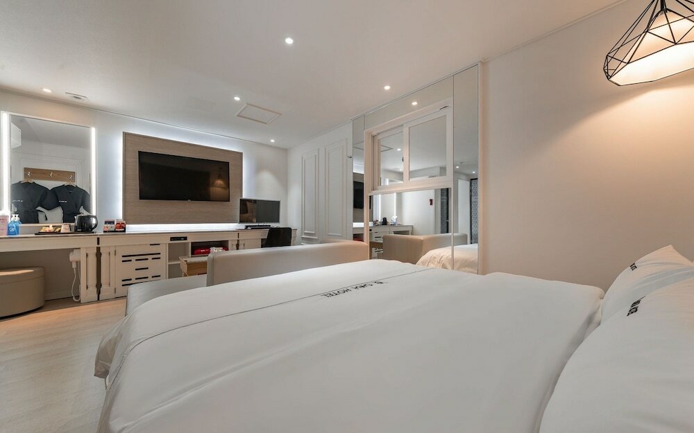 Фото Jongno Dana Hotel