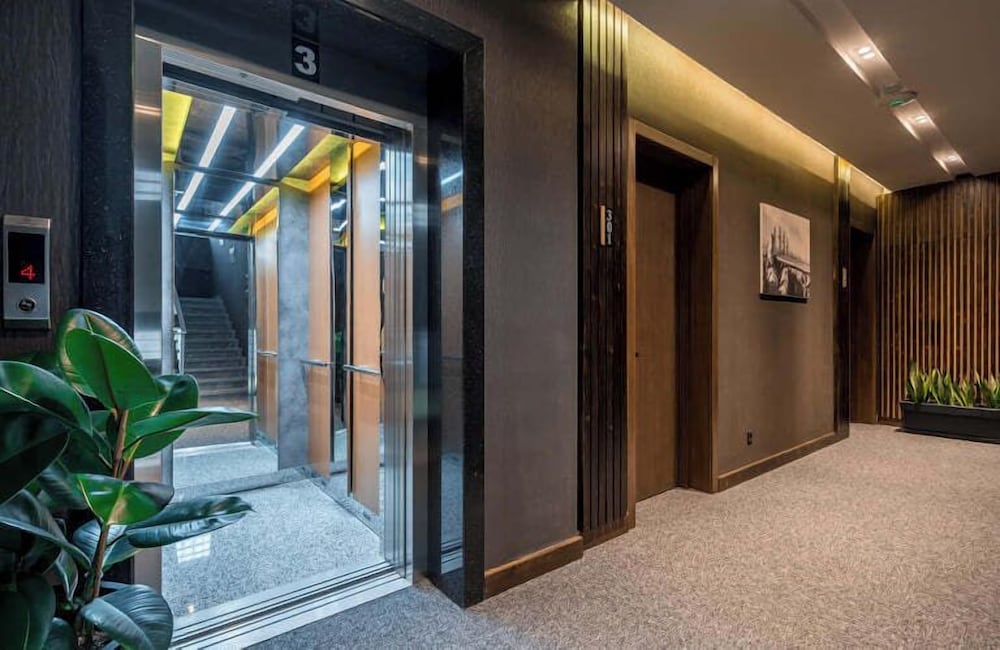 Фото Bridge Hotel