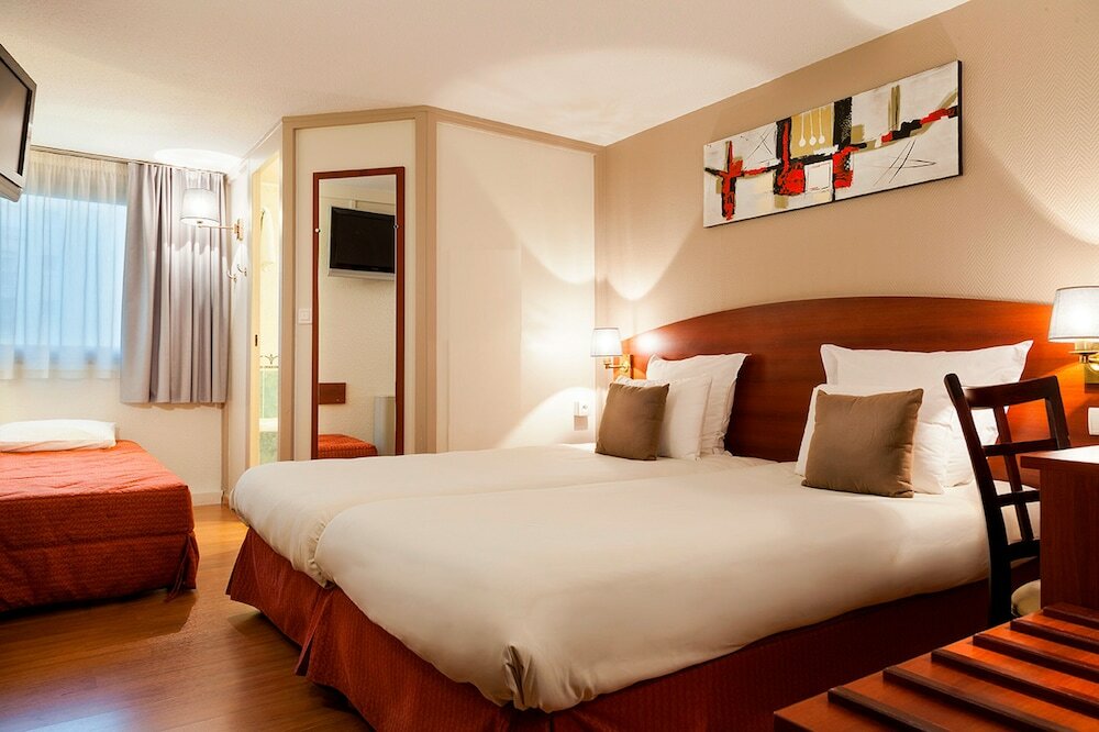 Фото Hôtel des Arcades Cachan