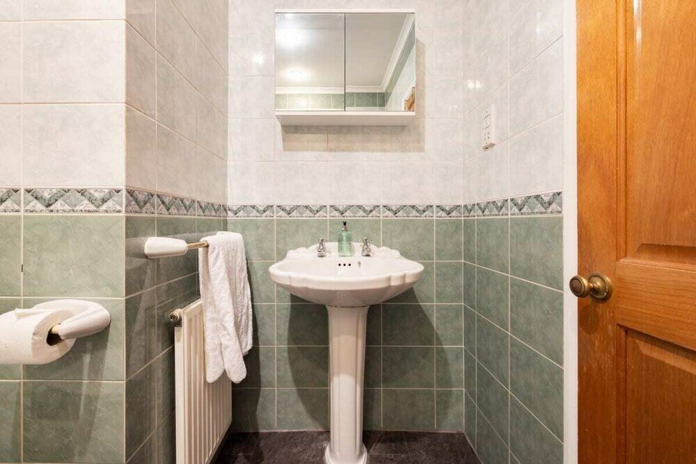 Фото The Mill Hill Wonder - Inviting 3bdr House With Garden