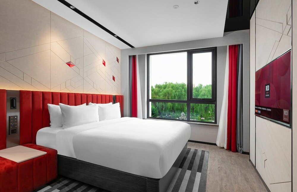 Фото Radisson Red Beijing Universal Resort