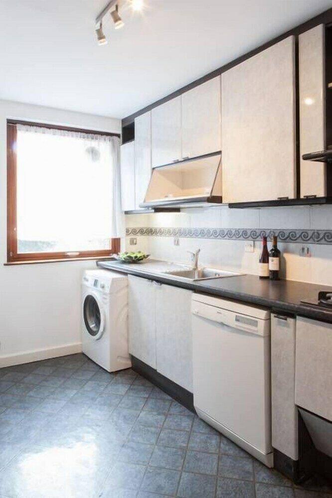 Фото Stylish Apartments next to Buckingham Palace