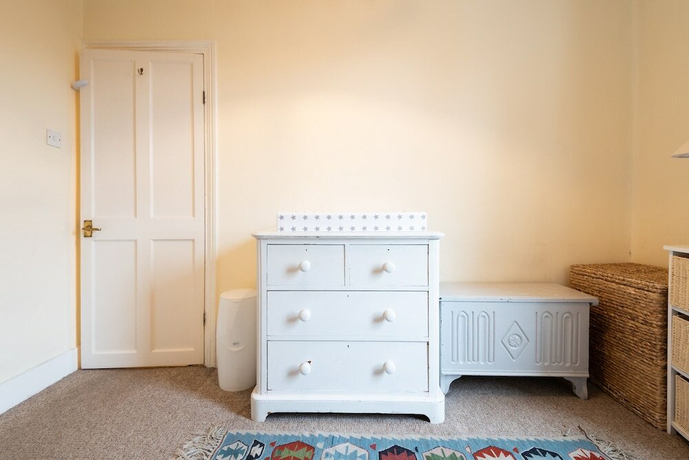 Фото Charming Victorian Family Home in Wimbledon