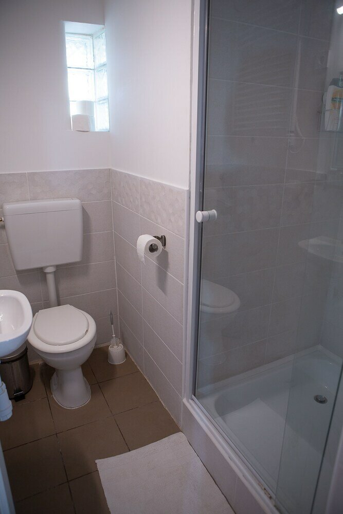 Фото Hunyadi Panzió- Apartmanház