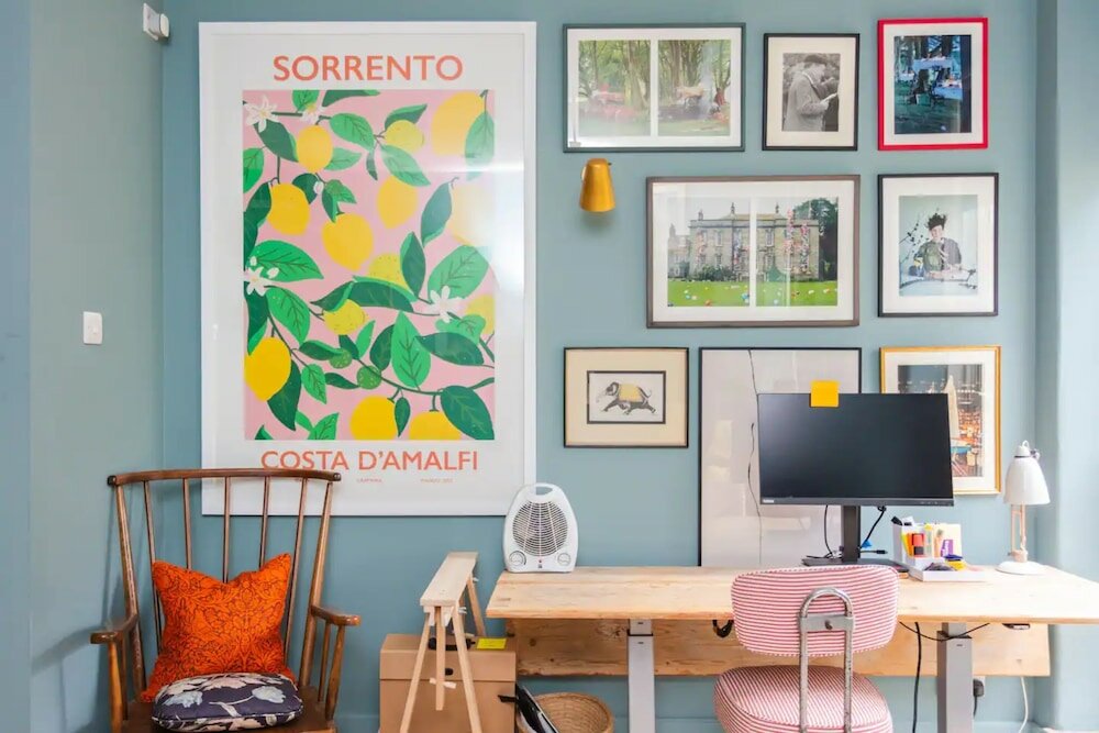 Фото Chic 1 Bedroom Apartment in Zone 1 With Views Gherkin