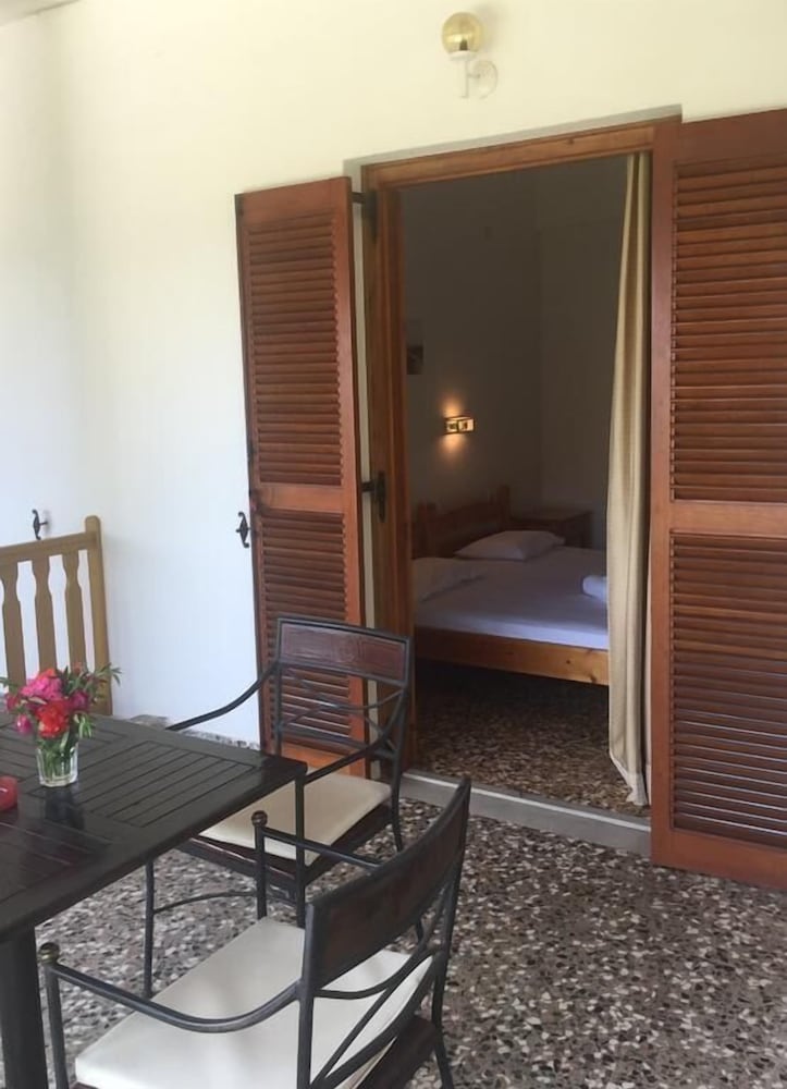 Фото Villa Meroulas