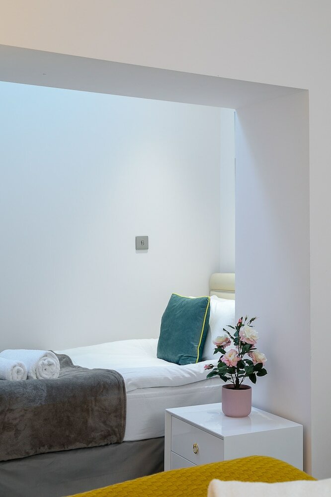 Фото Cromwell Road Apartments