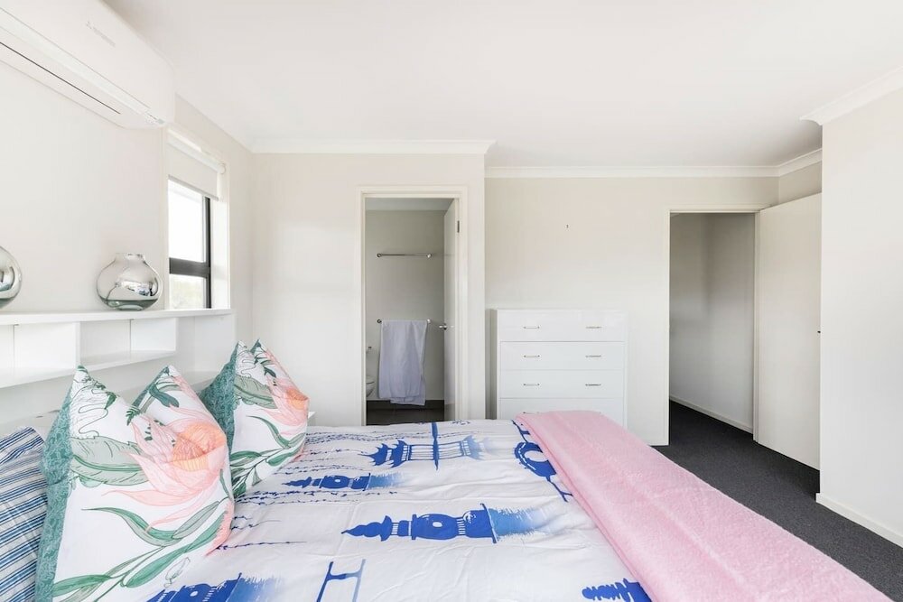 Фото Head to great ocean bowling point cook