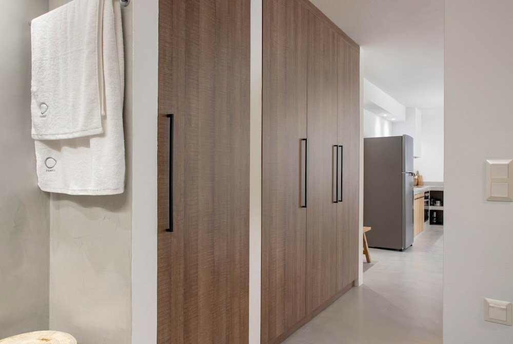 Фото Pebble Luxury Suite by the Sea