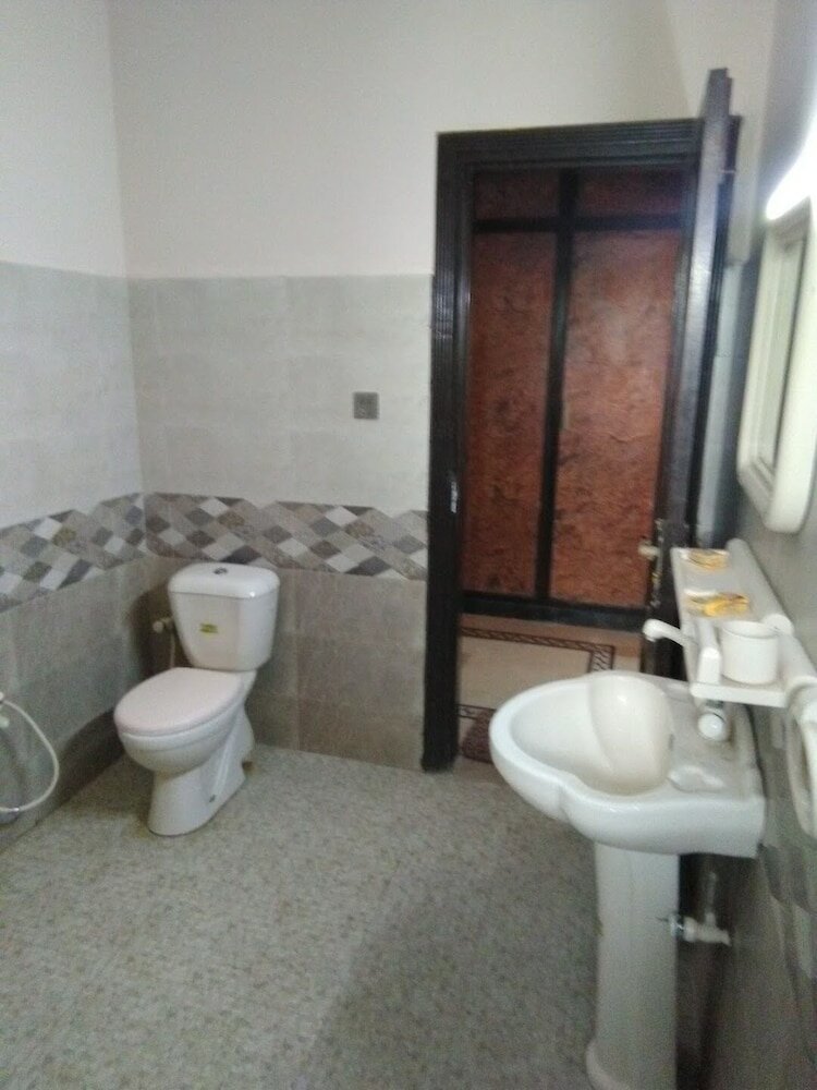 Фото Al Harmain Restaurant