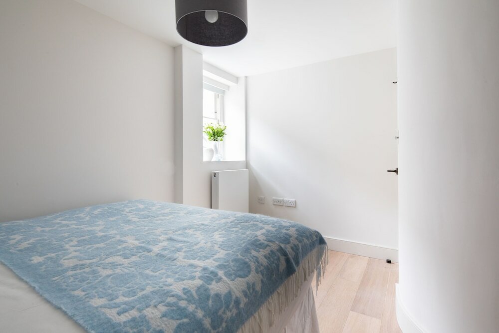 Фото Iverna Gardens by Lime Street