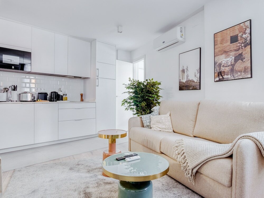 Фото Limehome Madrid Calle Ave María