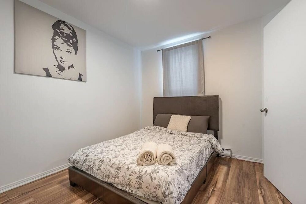 Фото Modest 4BedR Apt 5mins to ParcLaFontaine