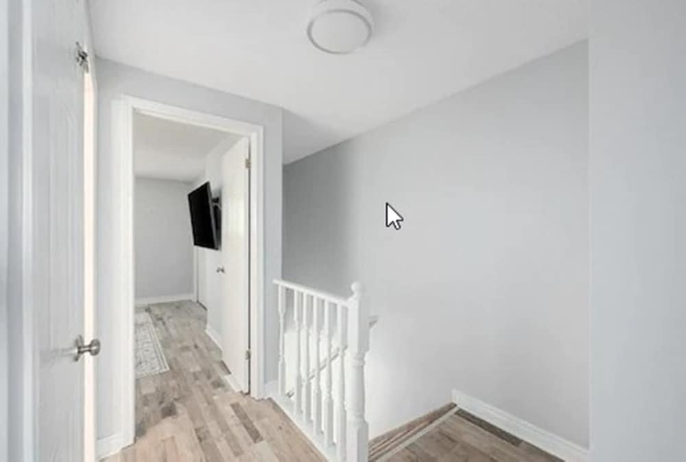 Фото Globalstay. Elegant 3 Bedroom Townhouse in London