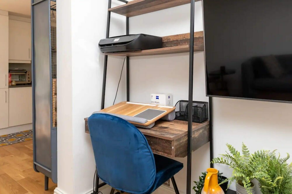 Фото Modern & Spacious 2bd Flat - Westbourne Park