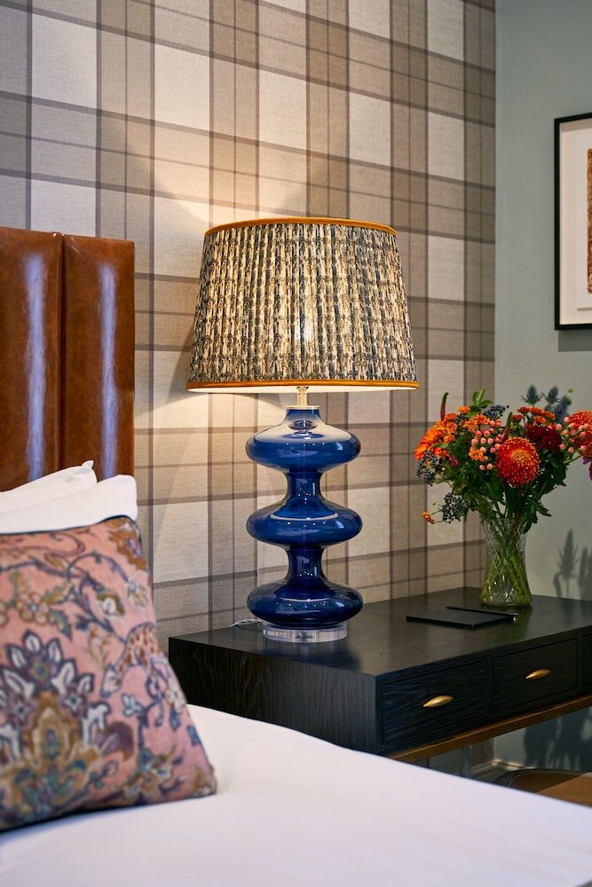 Фото Tophams Hotel