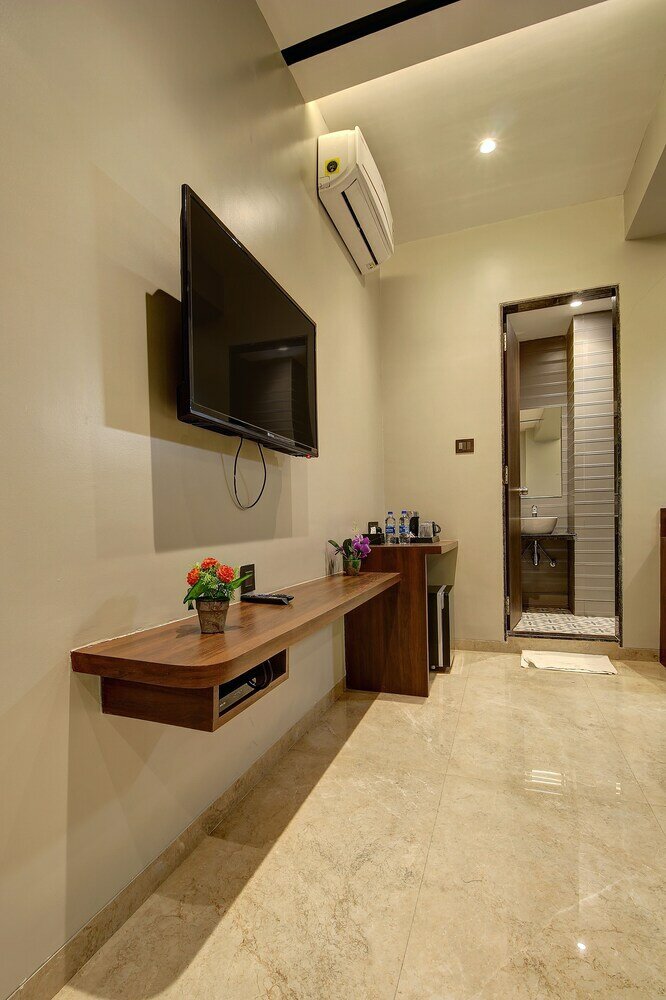 Фото StayBird - Fortune House Business Hotel