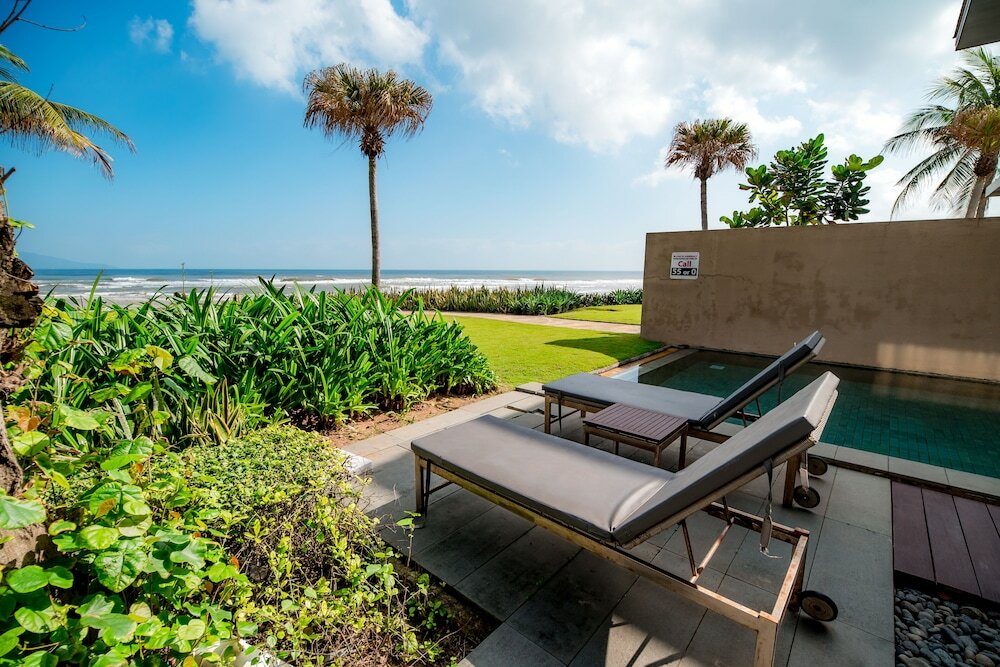 Фото Beachfront Villa Danang Beach