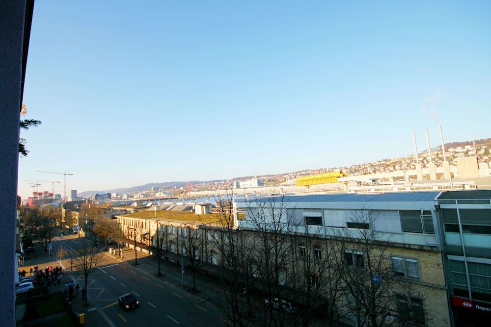 Фото HITrental Letzigrund - Apartment