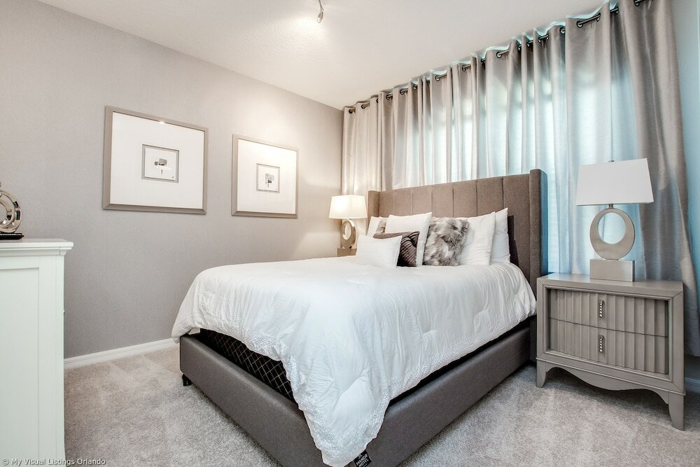 Фото Spectacular 6 Bedroom 5 Bathroom House