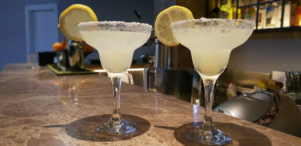 Фото Metro Hotel Tirana