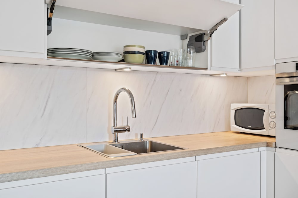 Фото Stylish Apt Bouneweg-Süd Book Now Id225