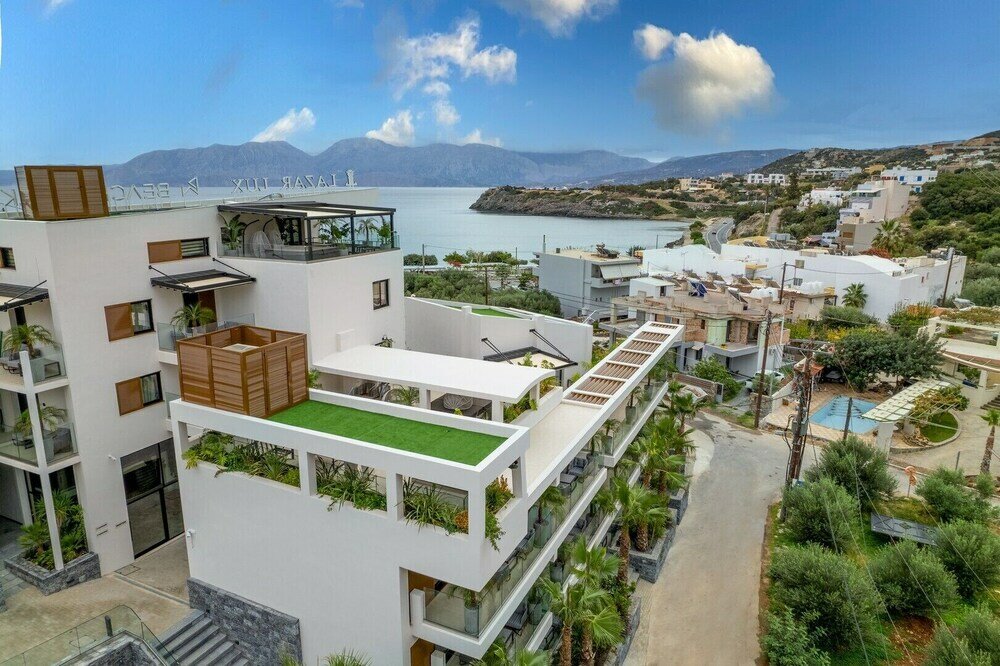 Фото Beach Walk Luxury Suites