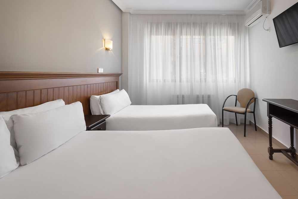 Фото Hotel Victoria Valdemoro